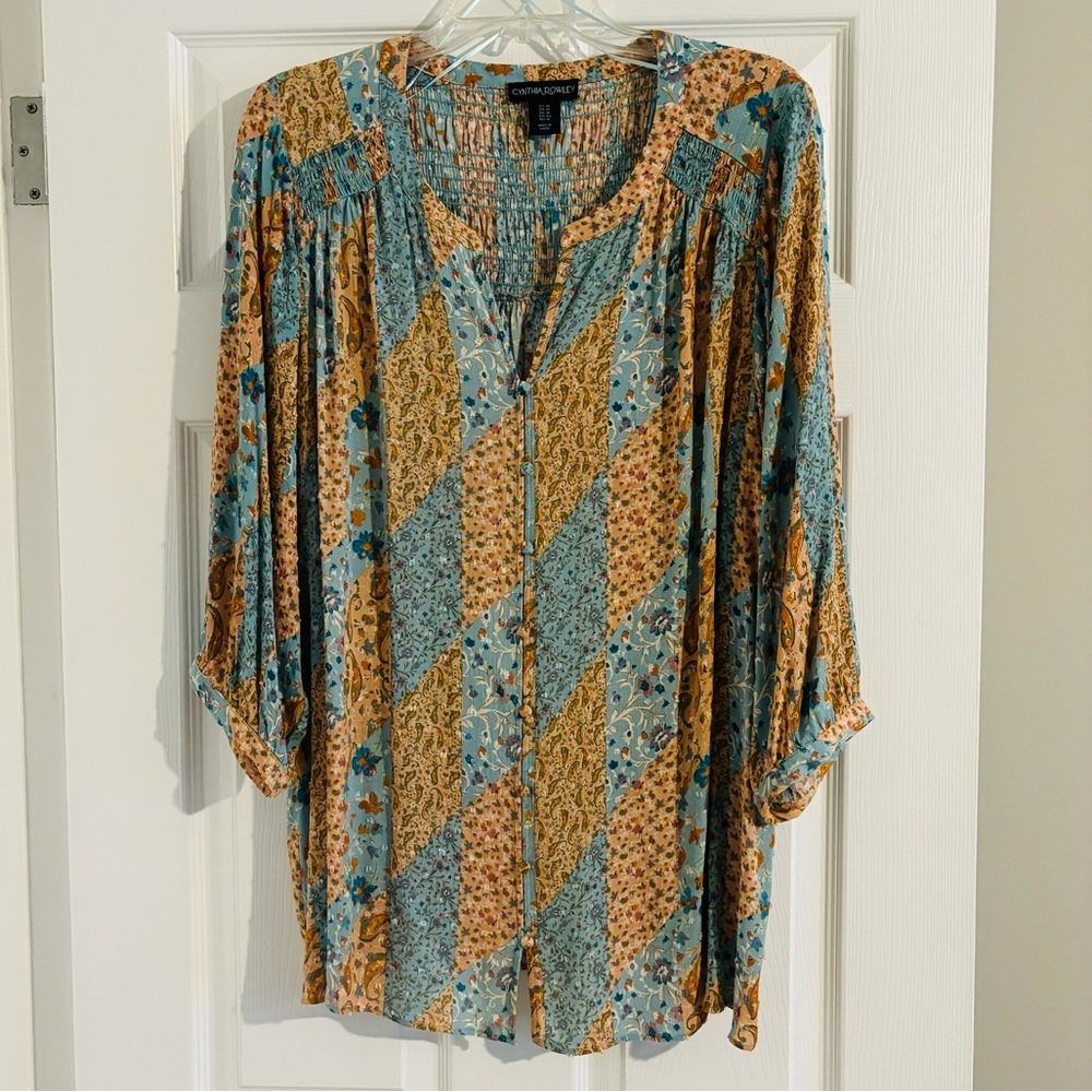 Pretty floral non-stretchy top